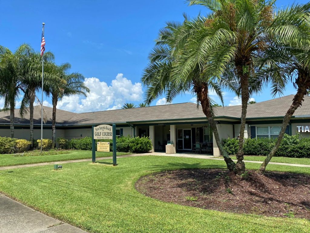 front of the New Smyrna Golf clubhouse